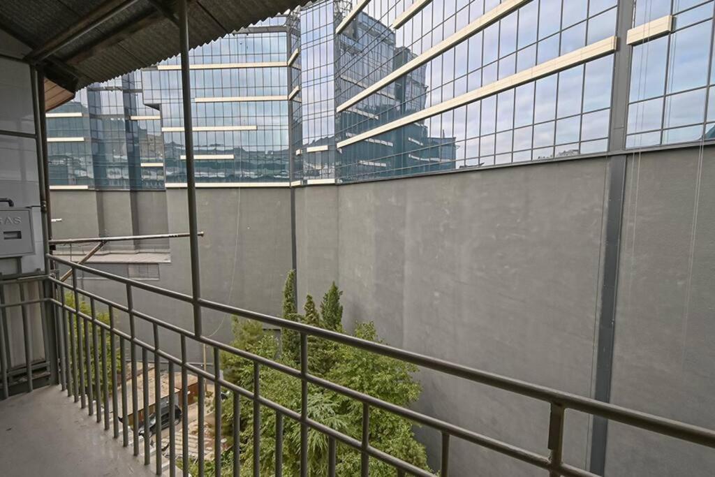 Studio With Balcony In Old City Tbilisi Exteriör bild
